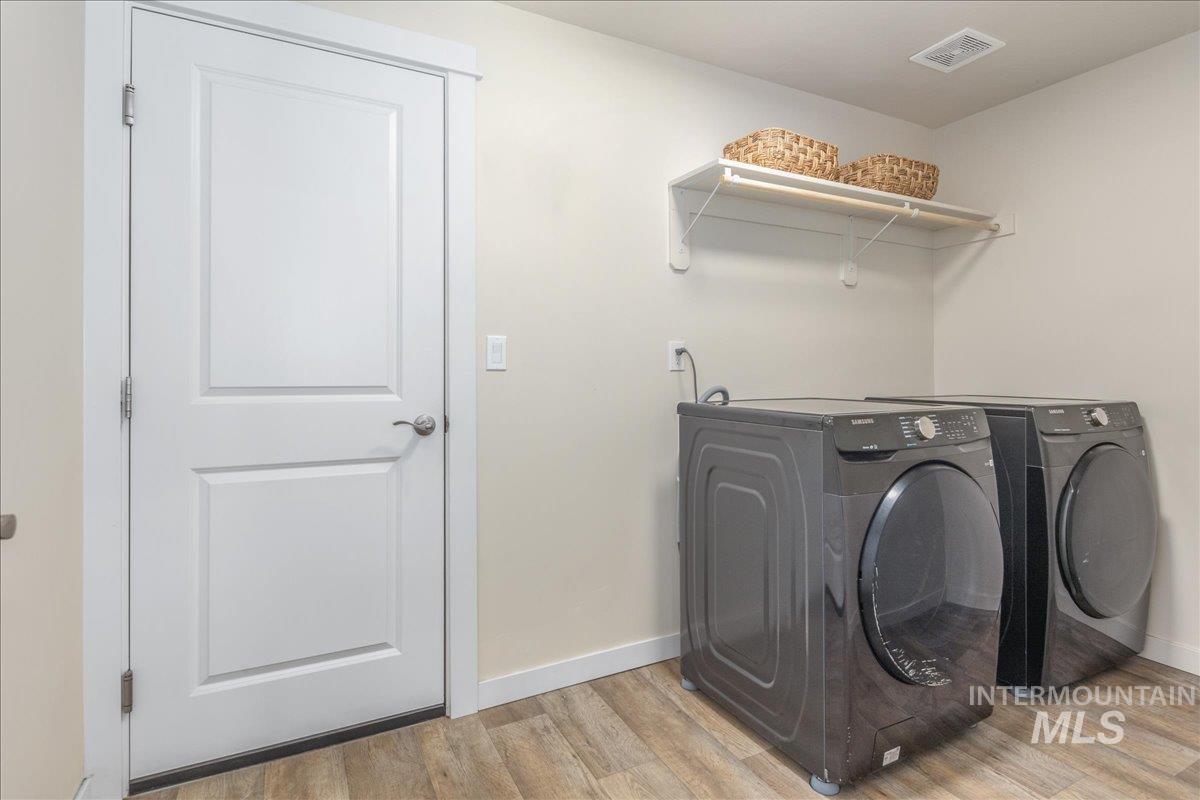 171 S Fuji Ave, Emmett, Idaho 83617, 4 Bedrooms, 2 Bathrooms, Residential For Sale, Price $459,000,MLS 98973422