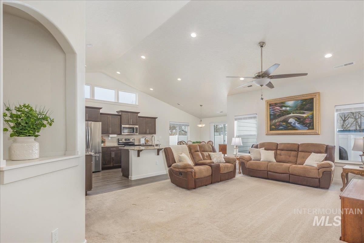 171 S Fuji Ave, Emmett, Idaho 83617, 4 Bedrooms, 2 Bathrooms, Residential For Sale, Price $459,000,MLS 98973422