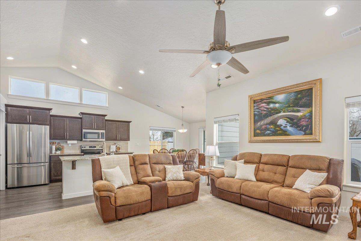 171 S Fuji Ave, Emmett, Idaho 83617, 4 Bedrooms, 2 Bathrooms, Residential For Sale, Price $459,000,MLS 98973422