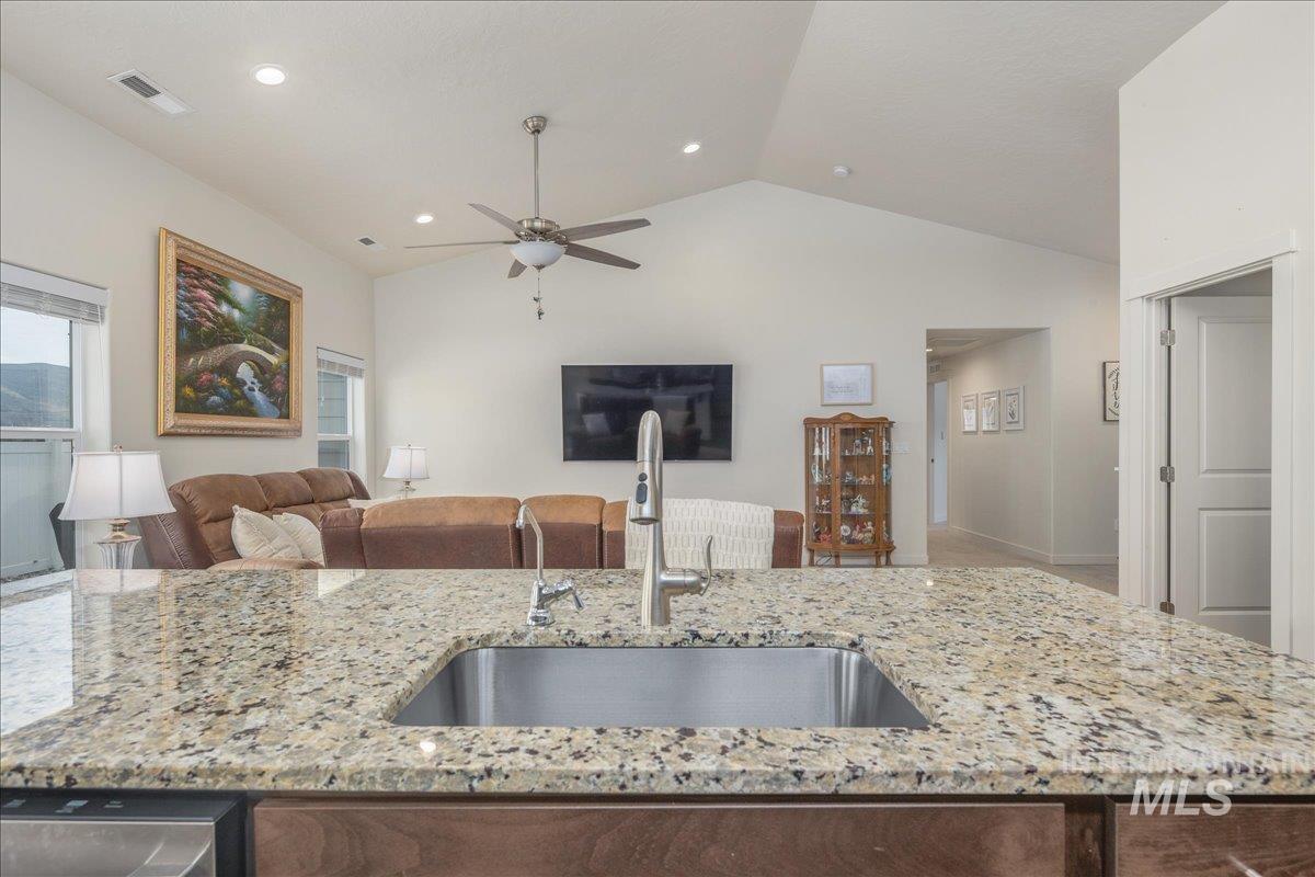 171 S Fuji Ave, Emmett, Idaho 83617, 4 Bedrooms, 2 Bathrooms, Residential For Sale, Price $459,000,MLS 98973422