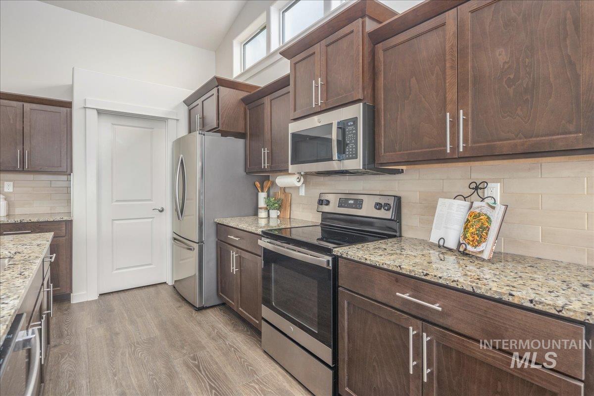 171 S Fuji Ave, Emmett, Idaho 83617, 4 Bedrooms, 2 Bathrooms, Residential For Sale, Price $459,000,MLS 98973422