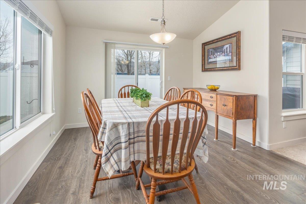 171 S Fuji Ave, Emmett, Idaho 83617, 4 Bedrooms, 2 Bathrooms, Residential For Sale, Price $459,000,MLS 98973422