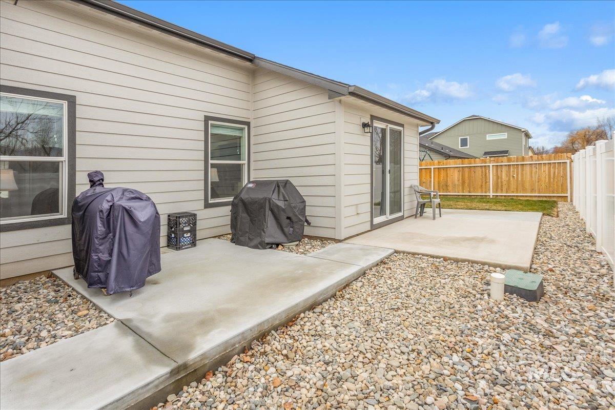 171 S Fuji Ave, Emmett, Idaho 83617, 4 Bedrooms, 2 Bathrooms, Residential For Sale, Price $459,000,MLS 98973422