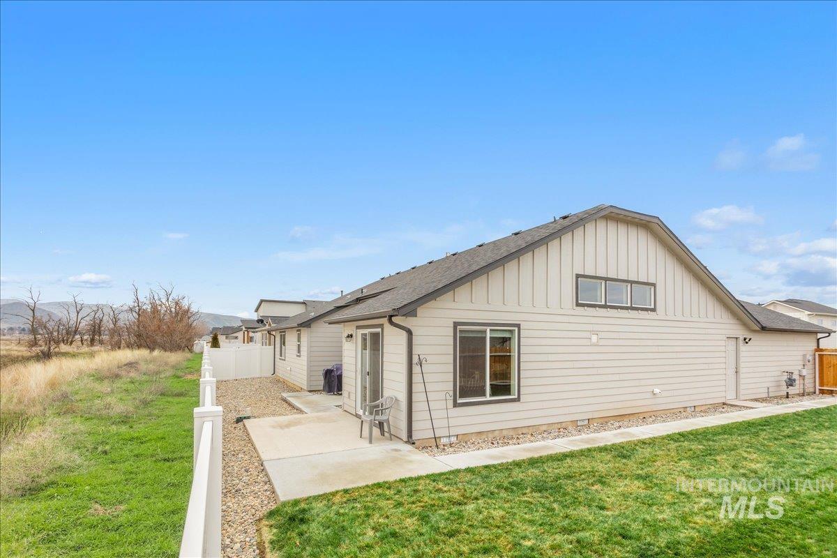 171 S Fuji Ave, Emmett, Idaho 83617, 4 Bedrooms, 2 Bathrooms, Residential For Sale, Price $459,000,MLS 98973422
