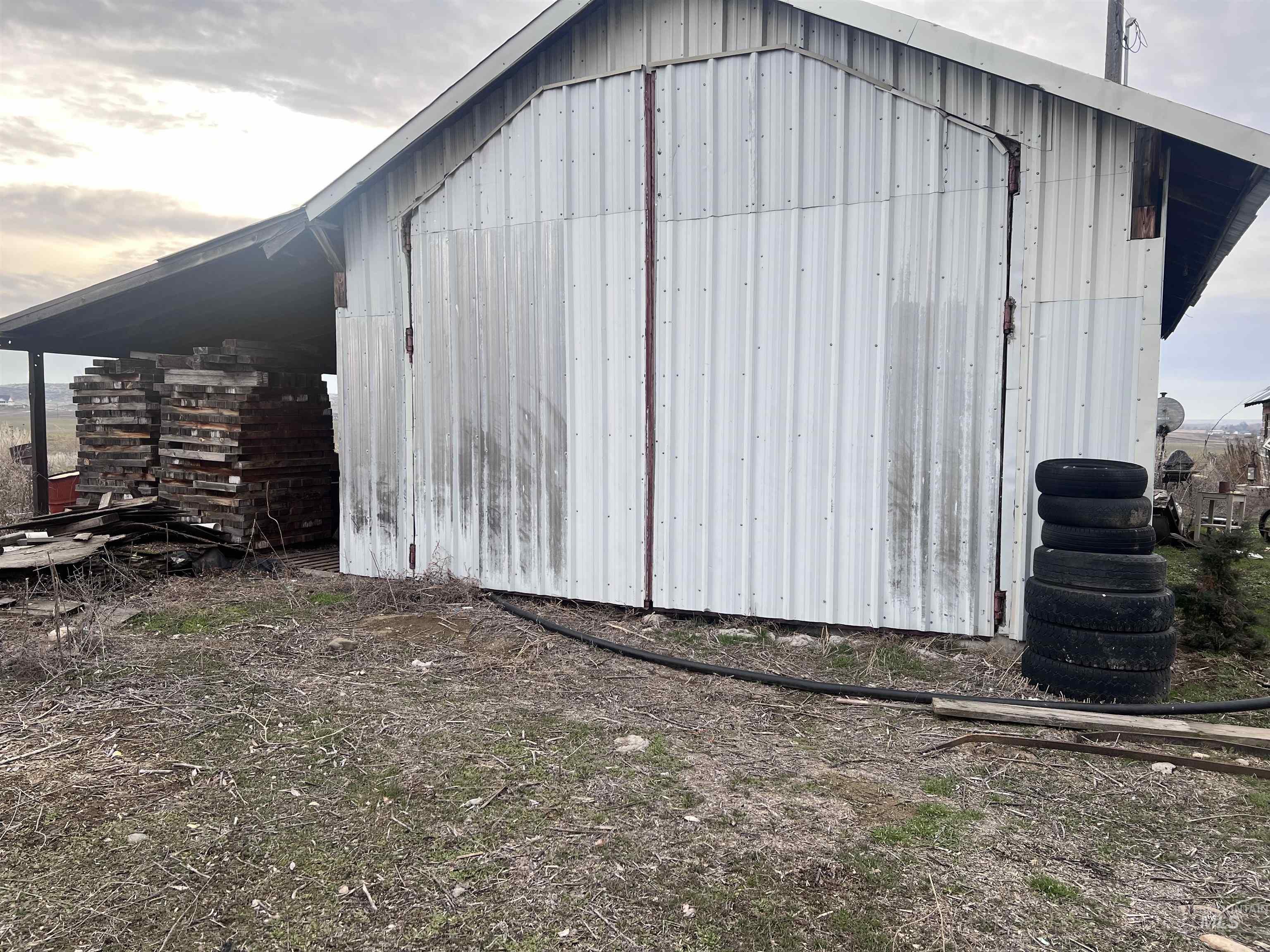 3967 SAND HOLLOW RD, New Plymouth, Idaho 83655, 2 Bedrooms, 1 Bathroom, Residential For Sale, Price $350,000,MLS 98973423