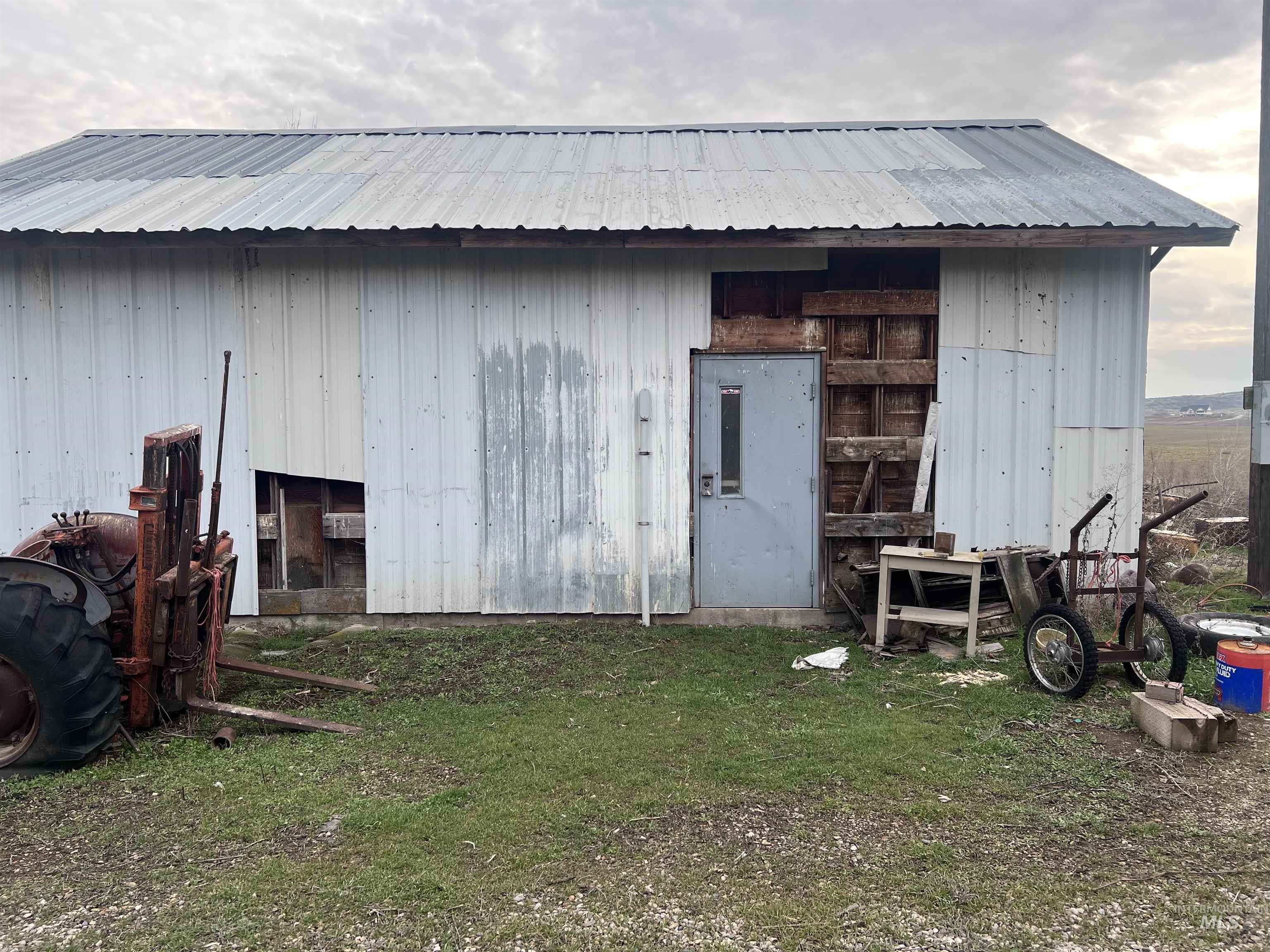 3967 SAND HOLLOW RD, New Plymouth, Idaho 83655, 2 Bedrooms, 1 Bathroom, Residential For Sale, Price $350,000,MLS 98973423