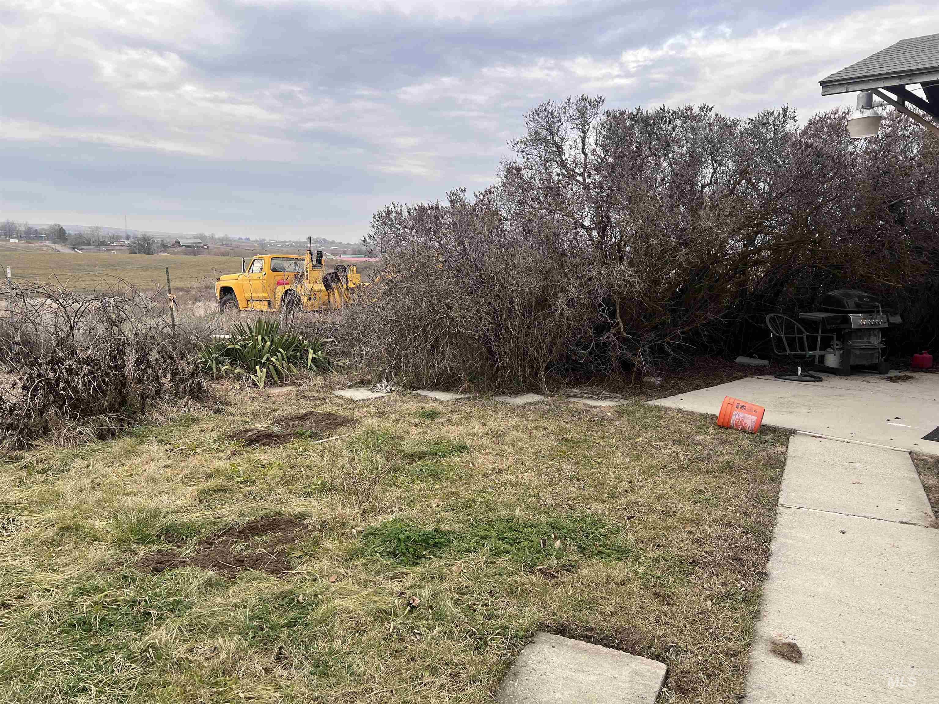 3967 SAND HOLLOW RD, New Plymouth, Idaho 83655, 2 Bedrooms, 1 Bathroom, Residential For Sale, Price $350,000,MLS 98973423