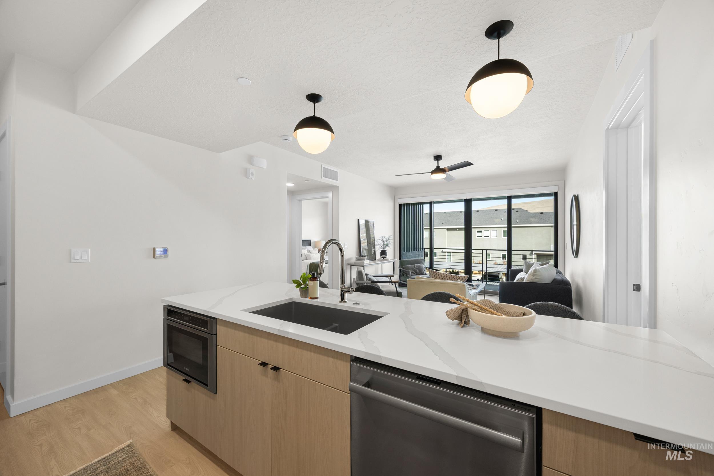 4340 E Haystack St, Boise, Idaho 83716, 2 Bedrooms, 2 Bathrooms, Residential For Sale, Price $524,900,MLS 98973424