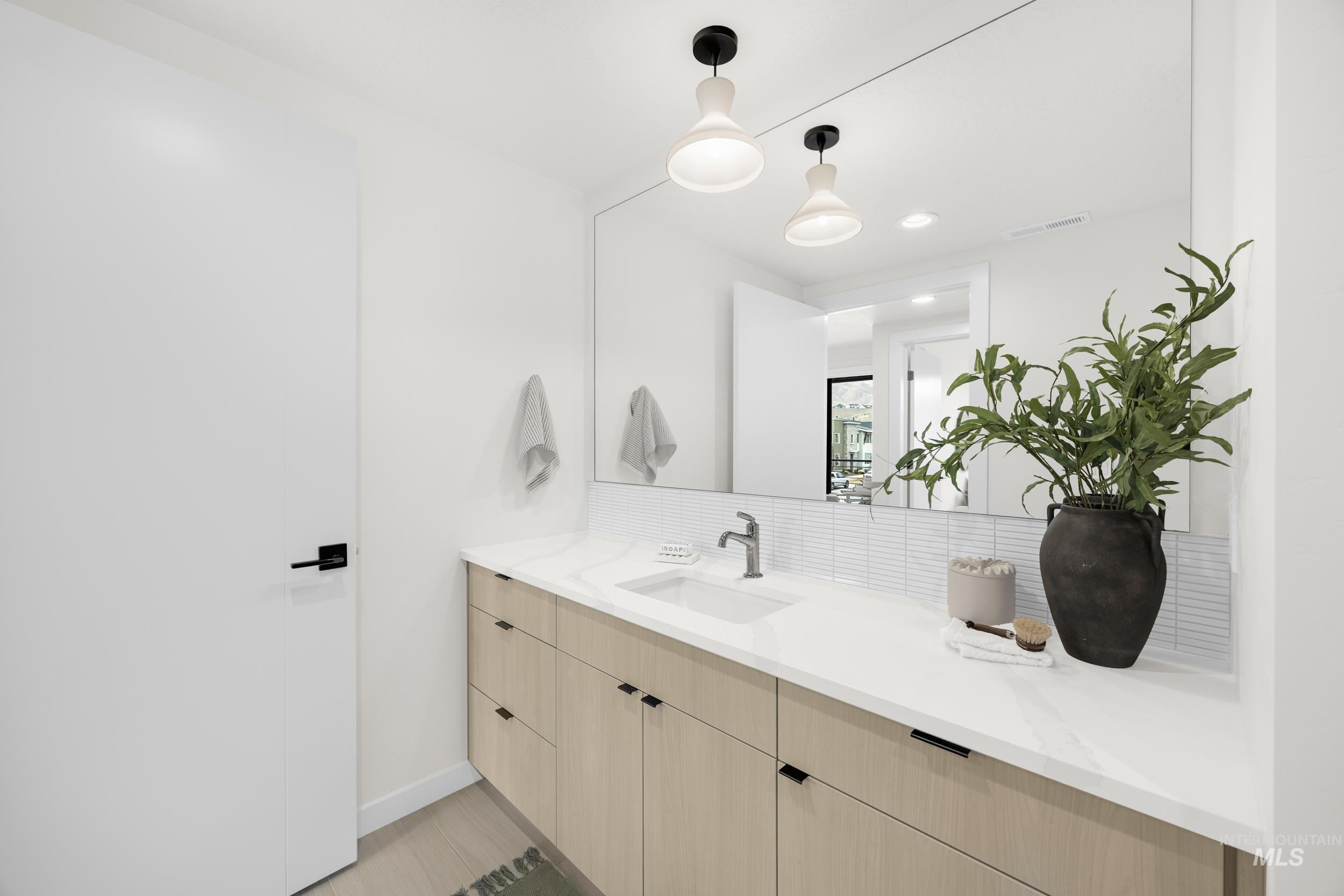 4340 E Haystack St, Boise, Idaho 83716, 2 Bedrooms, 2 Bathrooms, Residential For Sale, Price $524,900,MLS 98973424