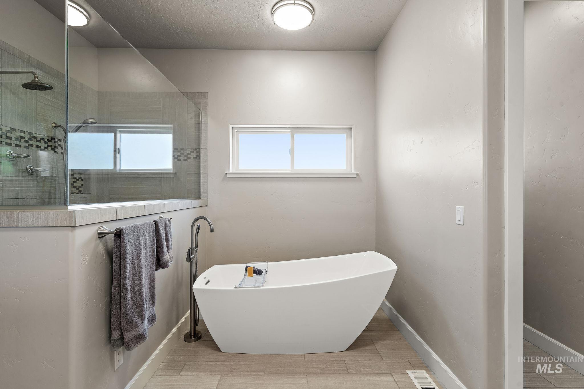 25 S Regina, Boise, Idaho 83716, 3 Bedrooms, 2.5 Bathrooms, Residential For Sale, Price $2,499,999,MLS 98973431