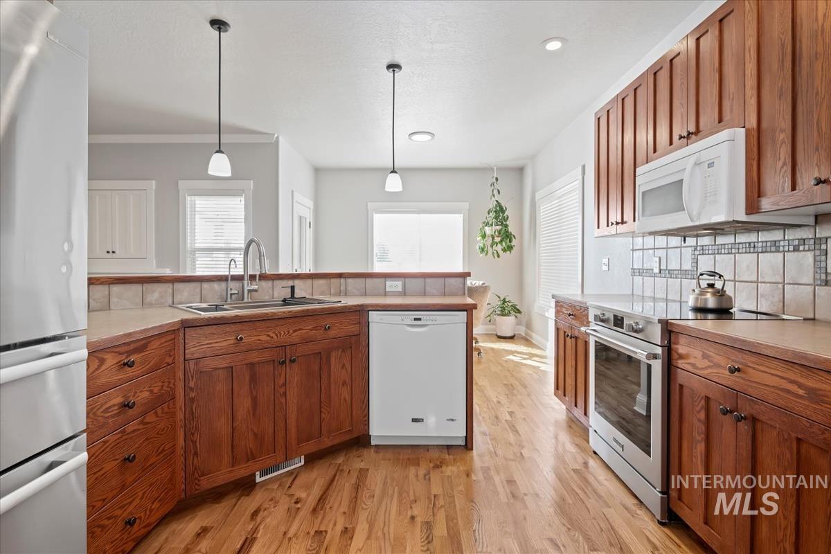 6803 E Greens Dr, Nampa, Idaho 83687, 3 Bedrooms, 2 Bathrooms, Residential For Sale, Price $435,000,MLS 98973432