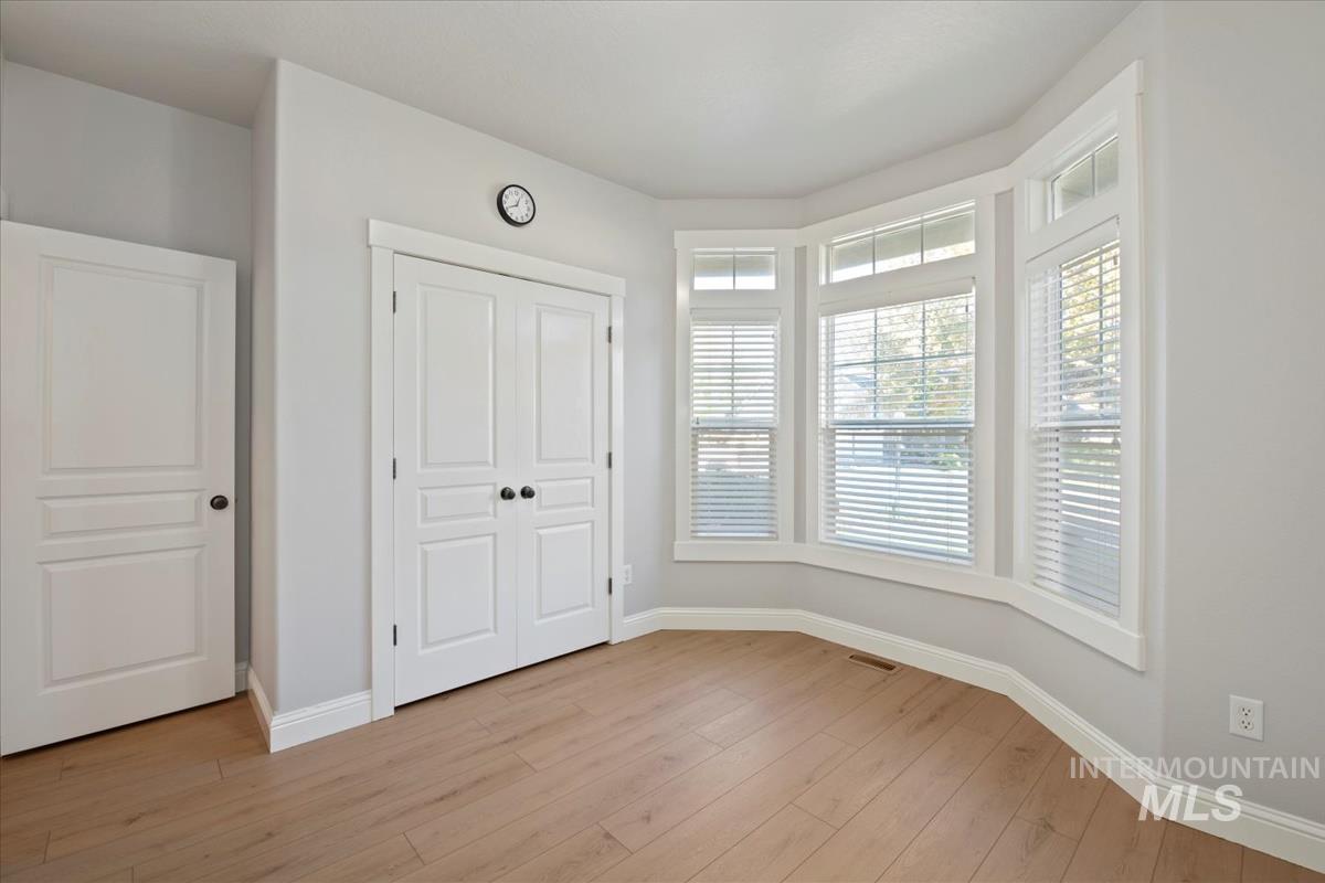 6803 E Greens Dr, Nampa, Idaho 83687, 3 Bedrooms, 2 Bathrooms, Residential For Sale, Price $435,000,MLS 98973432