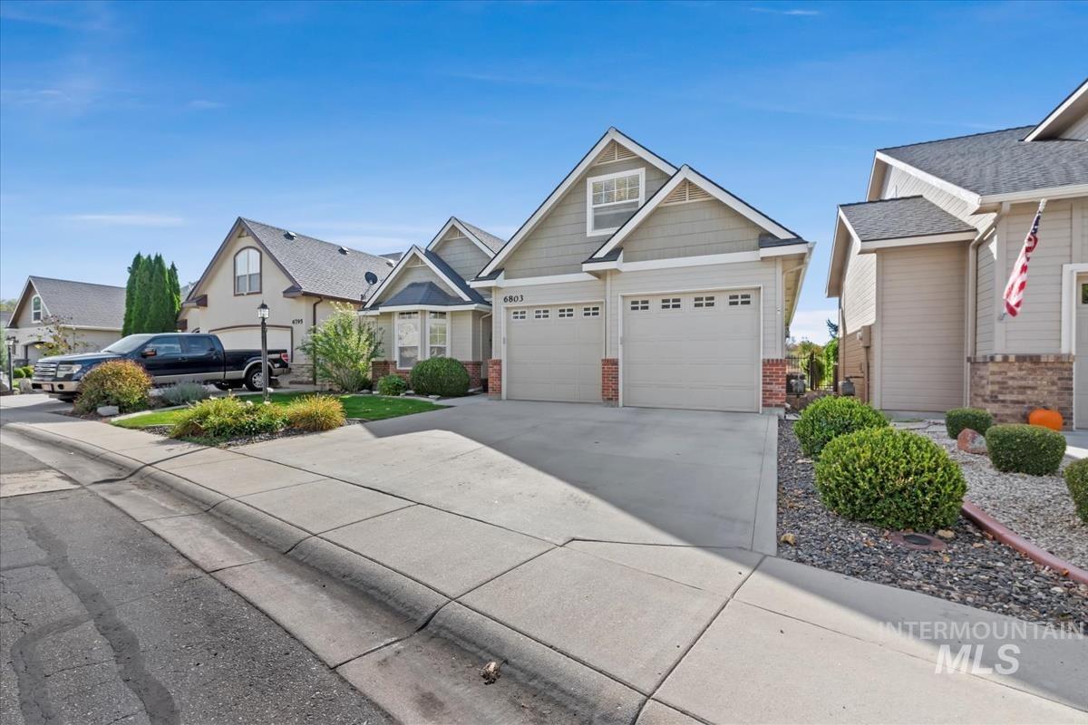 6803 E Greens Dr, Nampa, Idaho 83687, 3 Bedrooms, 2 Bathrooms, Residential For Sale, Price $435,000,MLS 98973432
