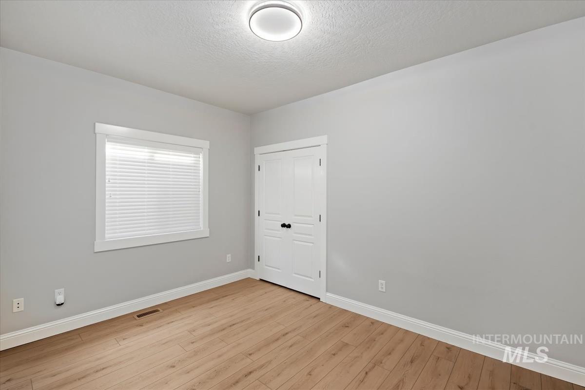 6803 E Greens Dr, Nampa, Idaho 83687, 3 Bedrooms, 2 Bathrooms, Residential For Sale, Price $435,000,MLS 98973432