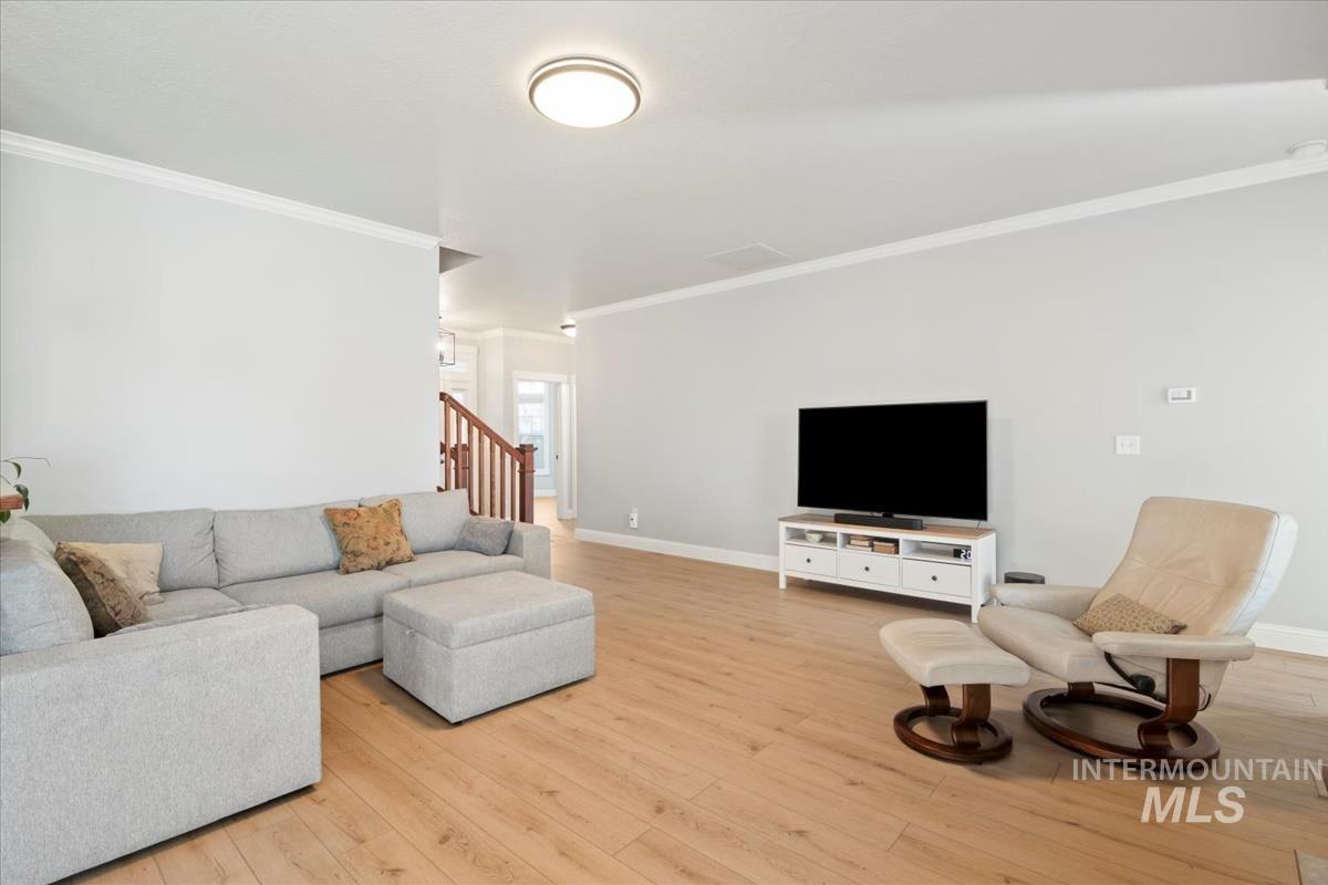 6803 E Greens Dr, Nampa, Idaho 83687, 3 Bedrooms, 2 Bathrooms, Residential For Sale, Price $435,000,MLS 98973432