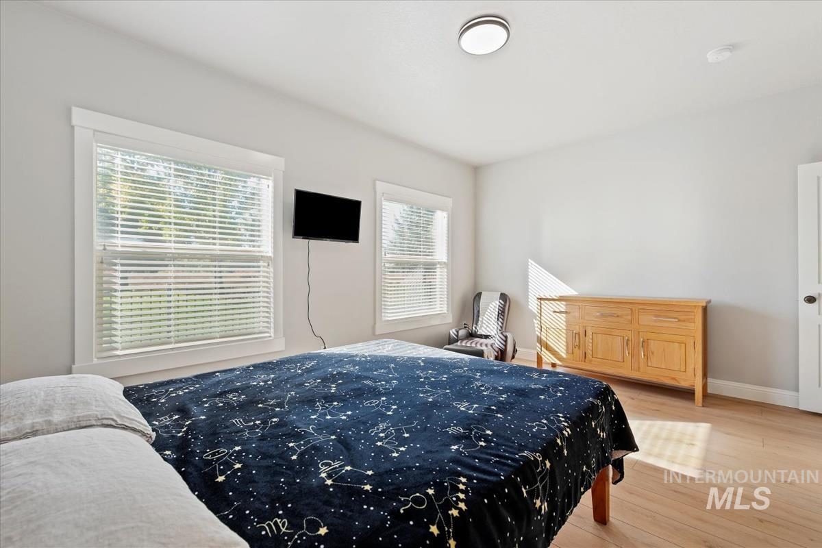 6803 E Greens Dr, Nampa, Idaho 83687, 3 Bedrooms, 2 Bathrooms, Residential For Sale, Price $435,000,MLS 98973432