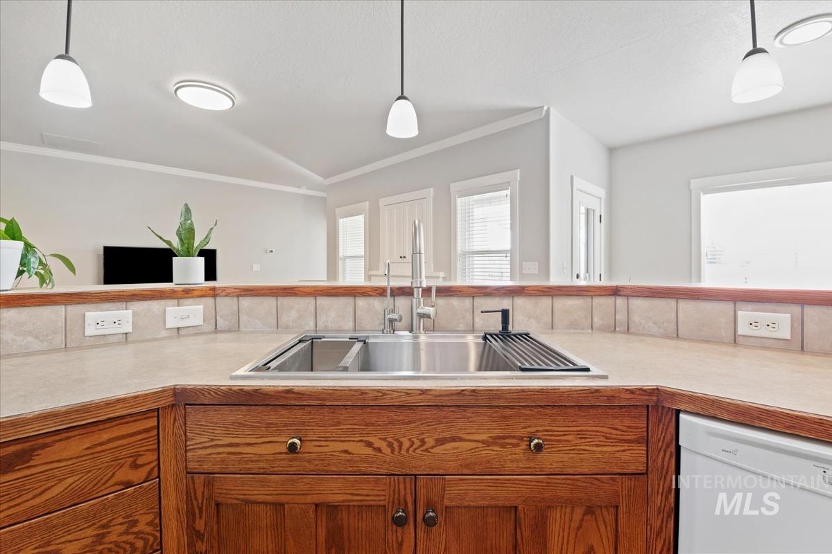 6803 E Greens Dr, Nampa, Idaho 83687, 3 Bedrooms, 2 Bathrooms, Residential For Sale, Price $435,000,MLS 98973432