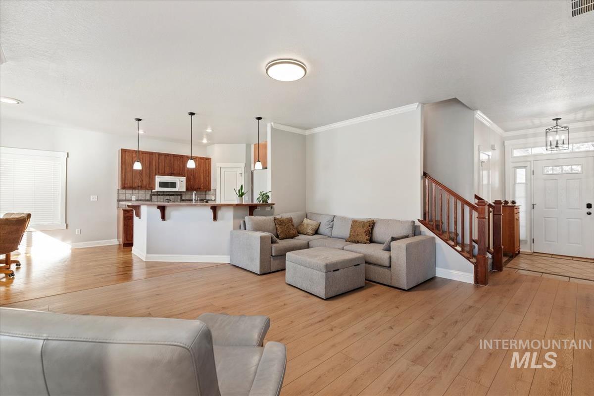 6803 E Greens Dr, Nampa, Idaho 83687, 3 Bedrooms, 2 Bathrooms, Residential For Sale, Price $435,000,MLS 98973432