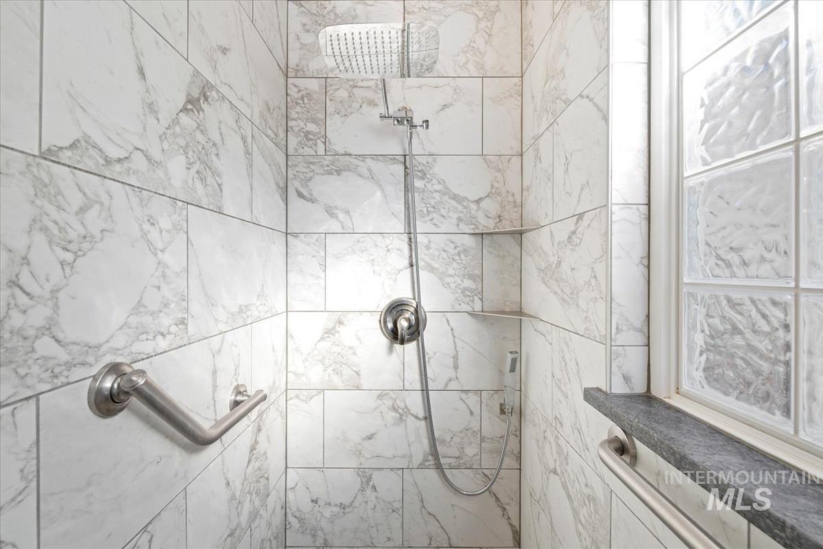 6803 E Greens Dr, Nampa, Idaho 83687, 3 Bedrooms, 2 Bathrooms, Residential For Sale, Price $435,000,MLS 98973432