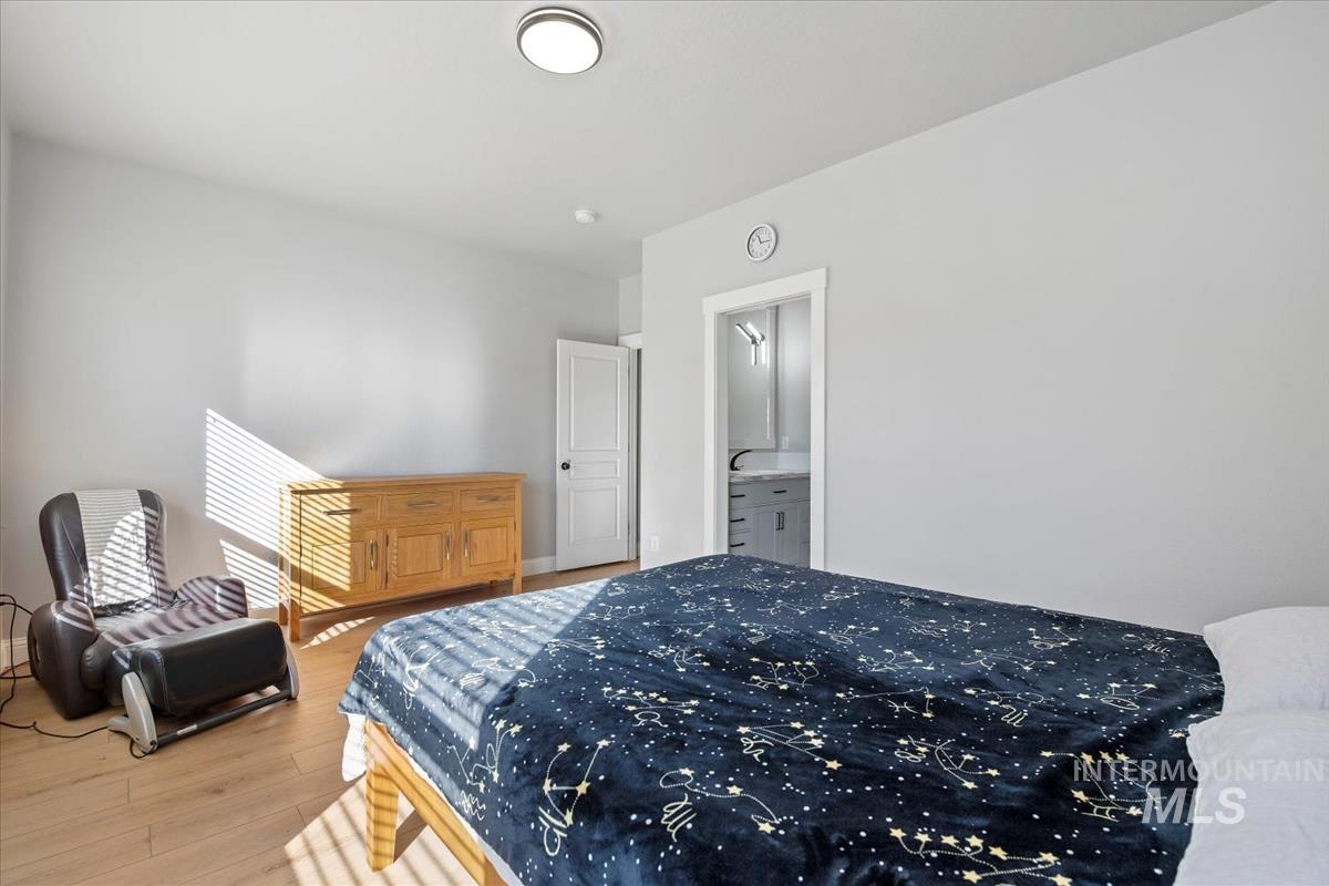 6803 E Greens Dr, Nampa, Idaho 83687, 3 Bedrooms, 2 Bathrooms, Residential For Sale, Price $435,000,MLS 98973432