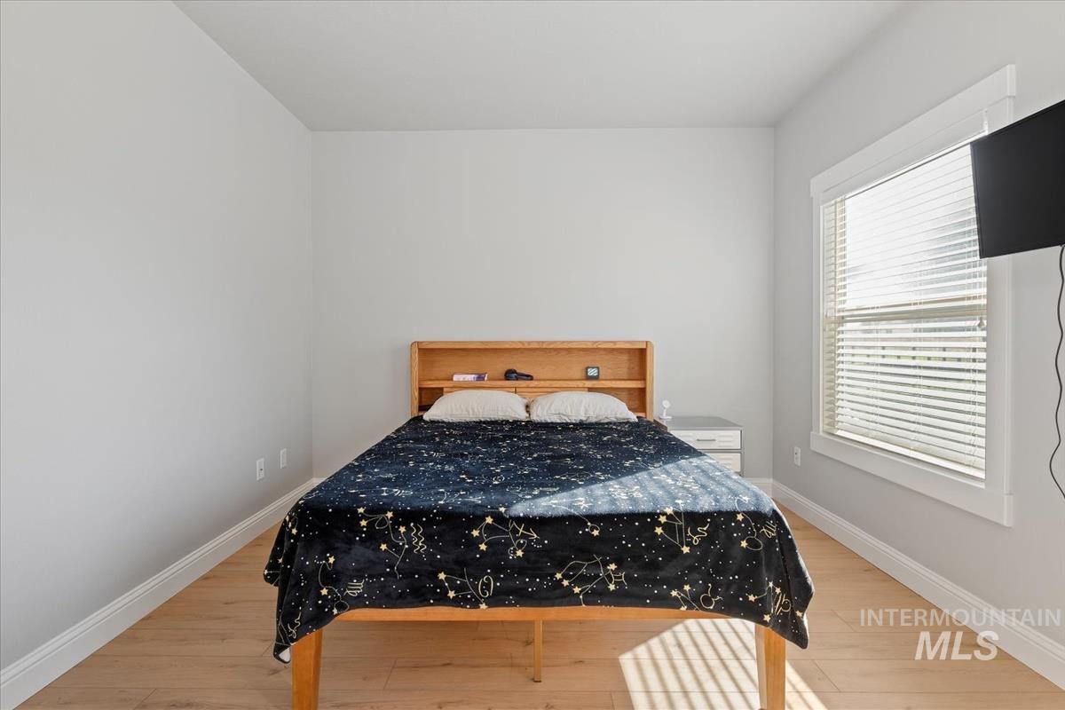 6803 E Greens Dr, Nampa, Idaho 83687, 3 Bedrooms, 2 Bathrooms, Residential For Sale, Price $435,000,MLS 98973432