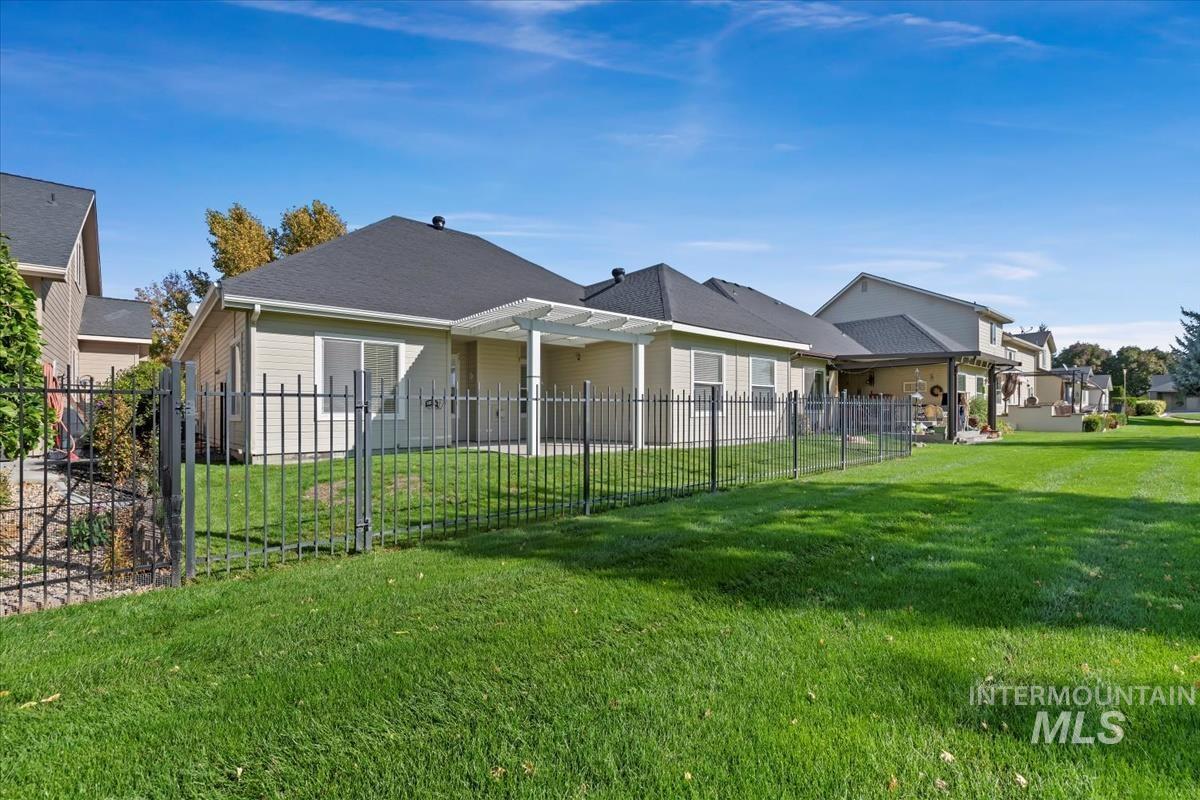 6803 E Greens Dr, Nampa, Idaho 83687, 3 Bedrooms, 2 Bathrooms, Residential For Sale, Price $435,000,MLS 98973432