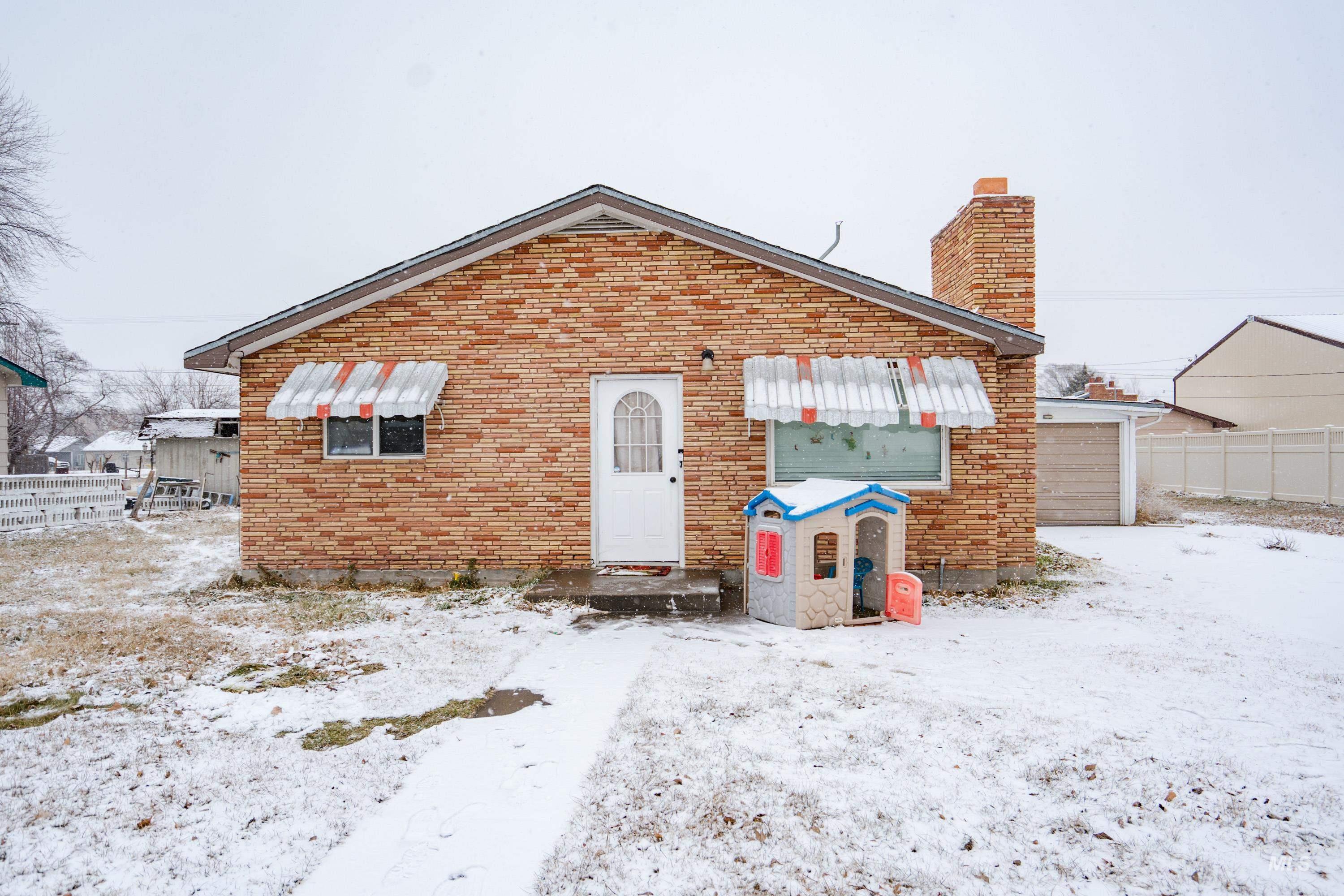 1810 15th Street, Heyburn, Idaho 83336, 2 Bedrooms, 1 Bathroom, Residential For Sale, Price $235,000,MLS 98973434