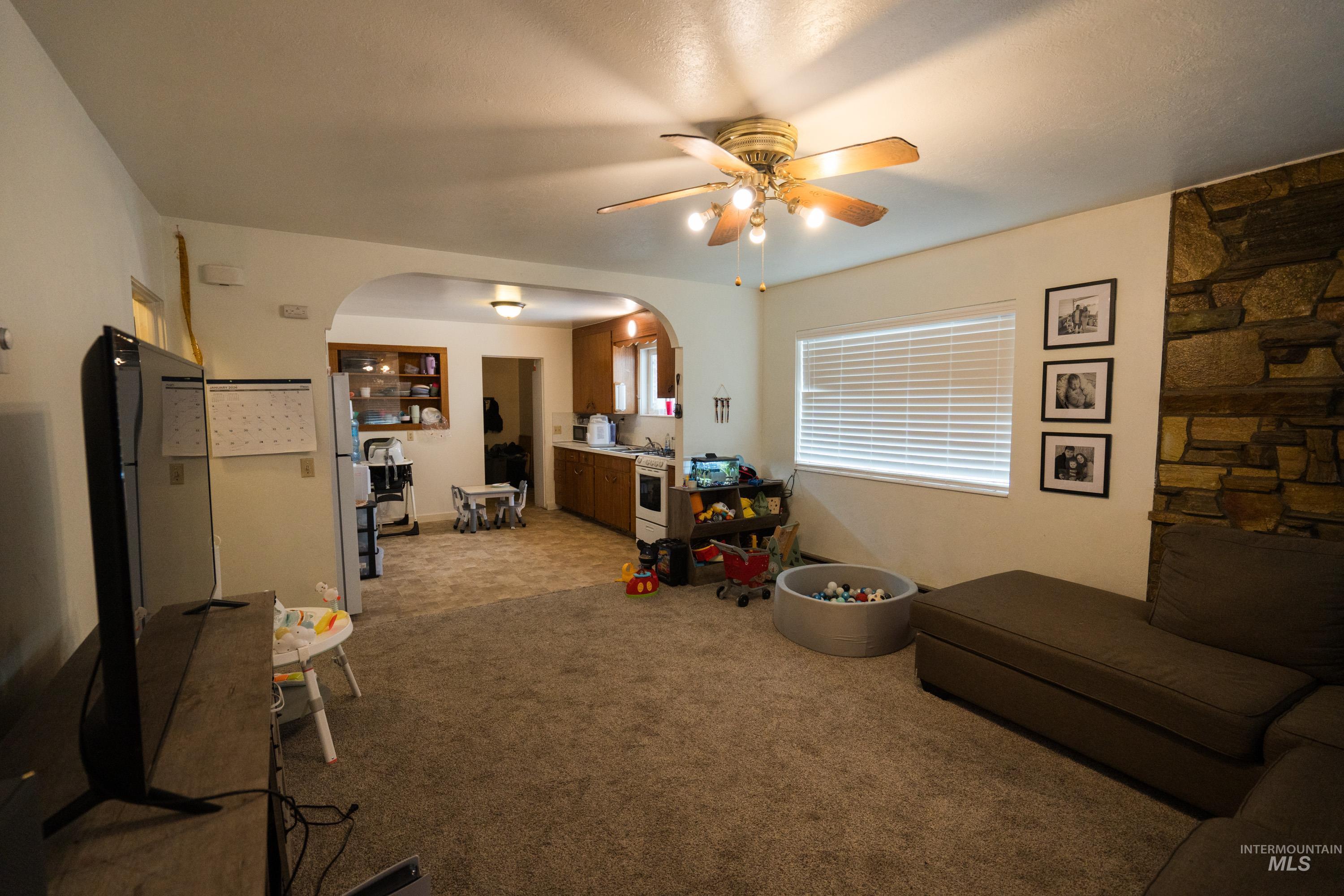 1810 15th Street, Heyburn, Idaho 83336, 2 Bedrooms, 1 Bathroom, Residential For Sale, Price $235,000,MLS 98973434