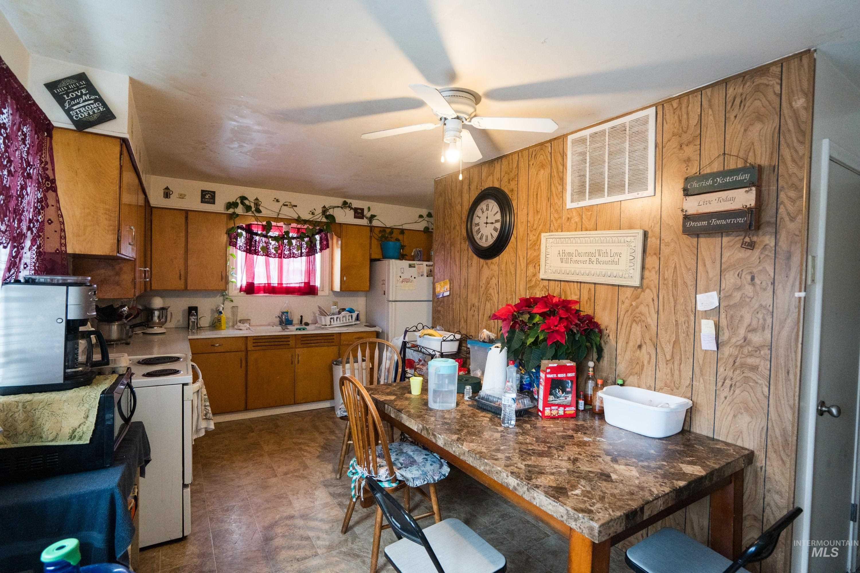 410 E 24th Street, Burley, Idaho 83318, 3 Bedrooms, 1 Bathroom, Residential For Sale, Price $245,000,MLS 98973435