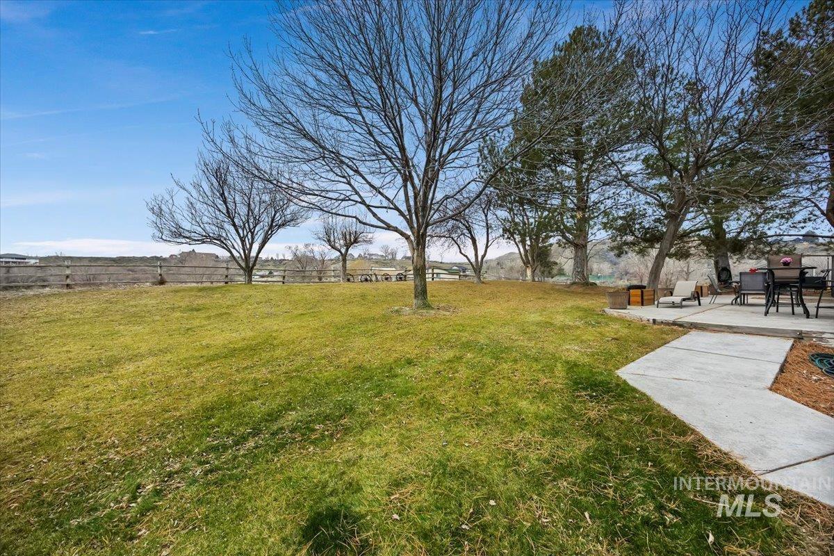 4519 Meadow Cir, Buhl, Idaho 83316, 3 Bedrooms, 2.5 Bathrooms, Residential For Sale, Price $449,000,MLS 98973437