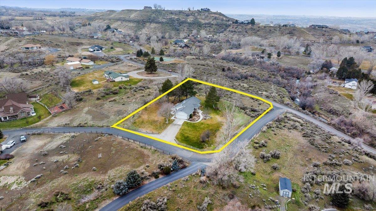 4519 Meadow Cir, Buhl, Idaho 83316, 3 Bedrooms, 2.5 Bathrooms, Residential For Sale, Price $449,000,MLS 98973437