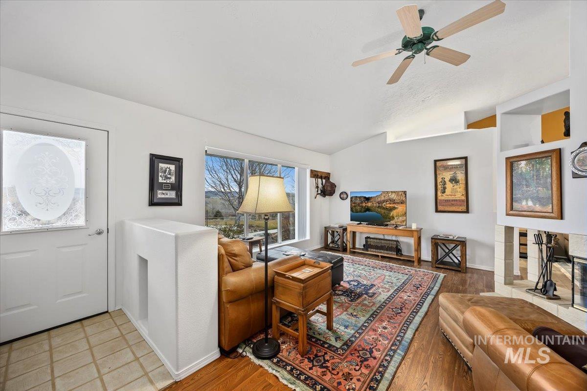 4519 Meadow Cir, Buhl, Idaho 83316, 3 Bedrooms, 2.5 Bathrooms, Residential For Sale, Price $449,000,MLS 98973437