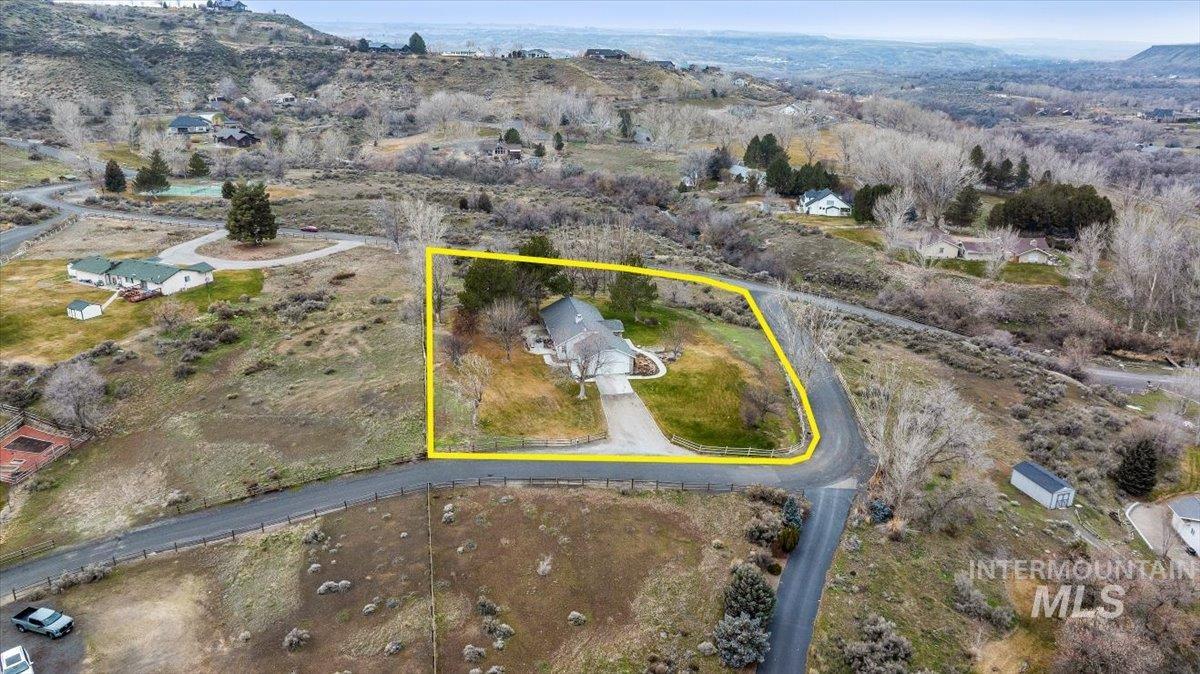 4519 Meadow Cir, Buhl, Idaho 83316, 3 Bedrooms, 2.5 Bathrooms, Residential For Sale, Price $449,000,MLS 98973437