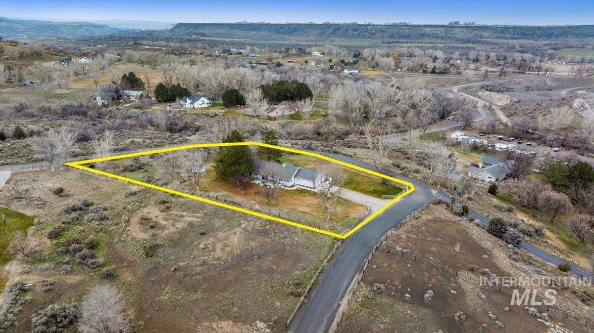 4519 Meadow Cir, Buhl, Idaho 83316, 3 Bedrooms, 2.5 Bathrooms, Residential For Sale, Price $449,000,MLS 98973437