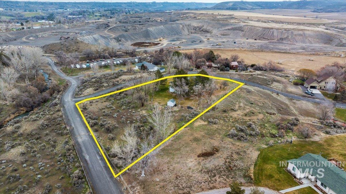 4519 Meadow Cir, Buhl, Idaho 83316, 3 Bedrooms, 2.5 Bathrooms, Residential For Sale, Price $449,000,MLS 98973437