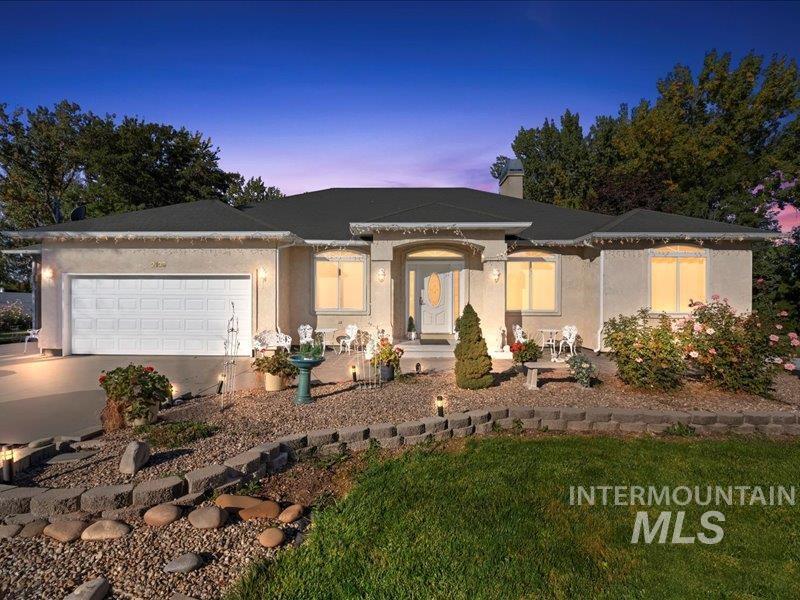 2109 S Happy Valley, Nampa, Idaho 83686, 4 Bedrooms, 3.5 Bathrooms, Residential For Sale, Price $650,000,MLS 98973438