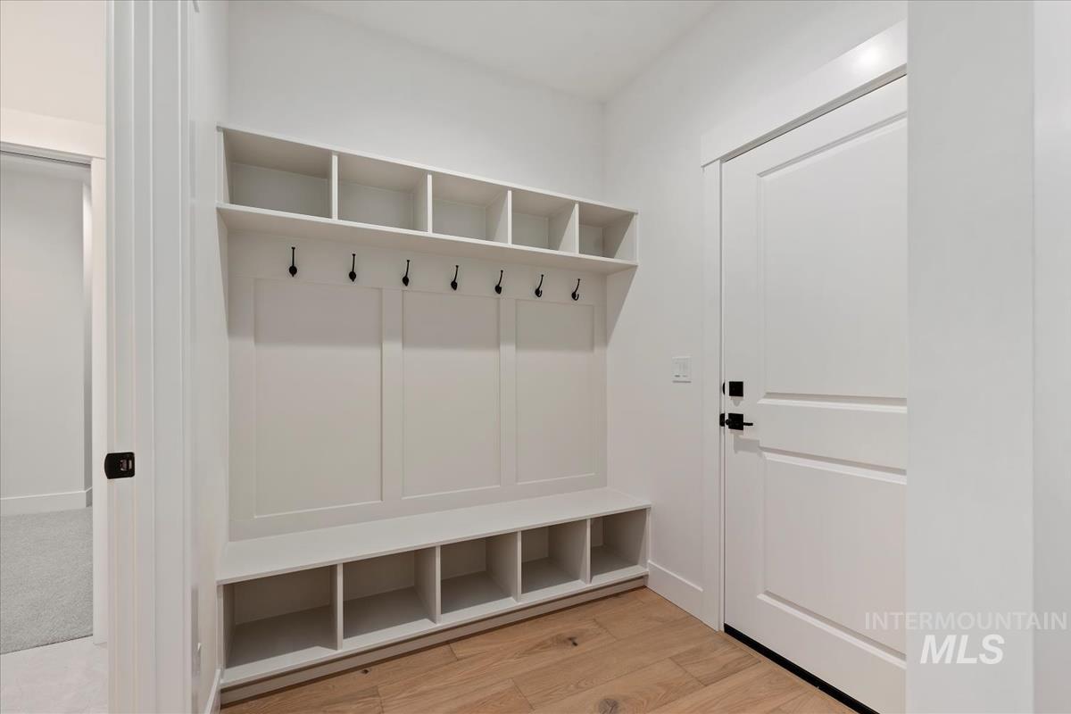 6627 N Good Dr., Eagle, Idaho 83629, 4 Bedrooms, 3 Bathrooms, Residential For Sale, Price $699,880,MLS 98973439