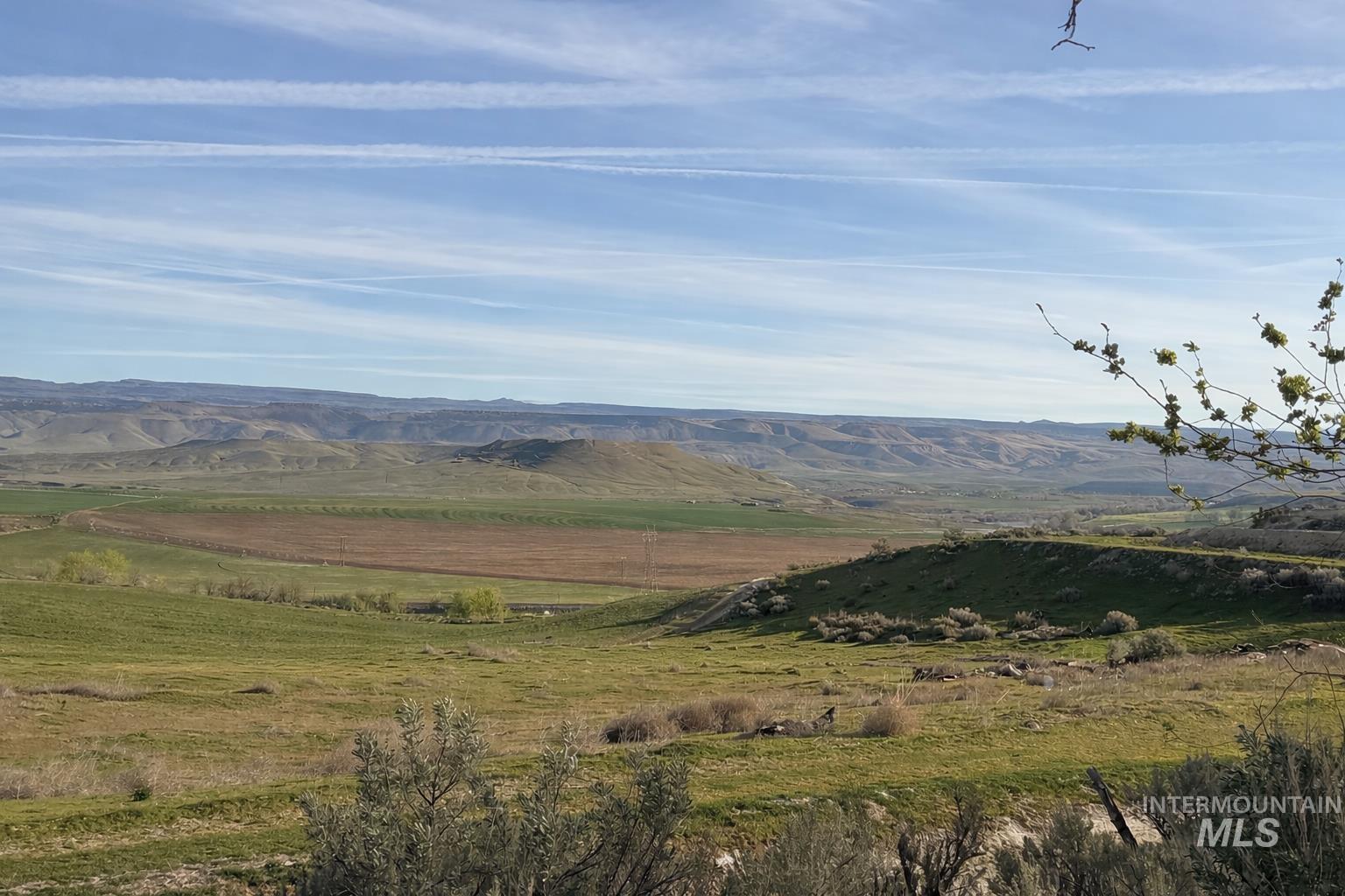 2934 E Little Basin Rd, King Hill, Idaho 83633, 3 Bedrooms, 2 Bathrooms, Residential For Sale, Price $325,000,MLS 98973440