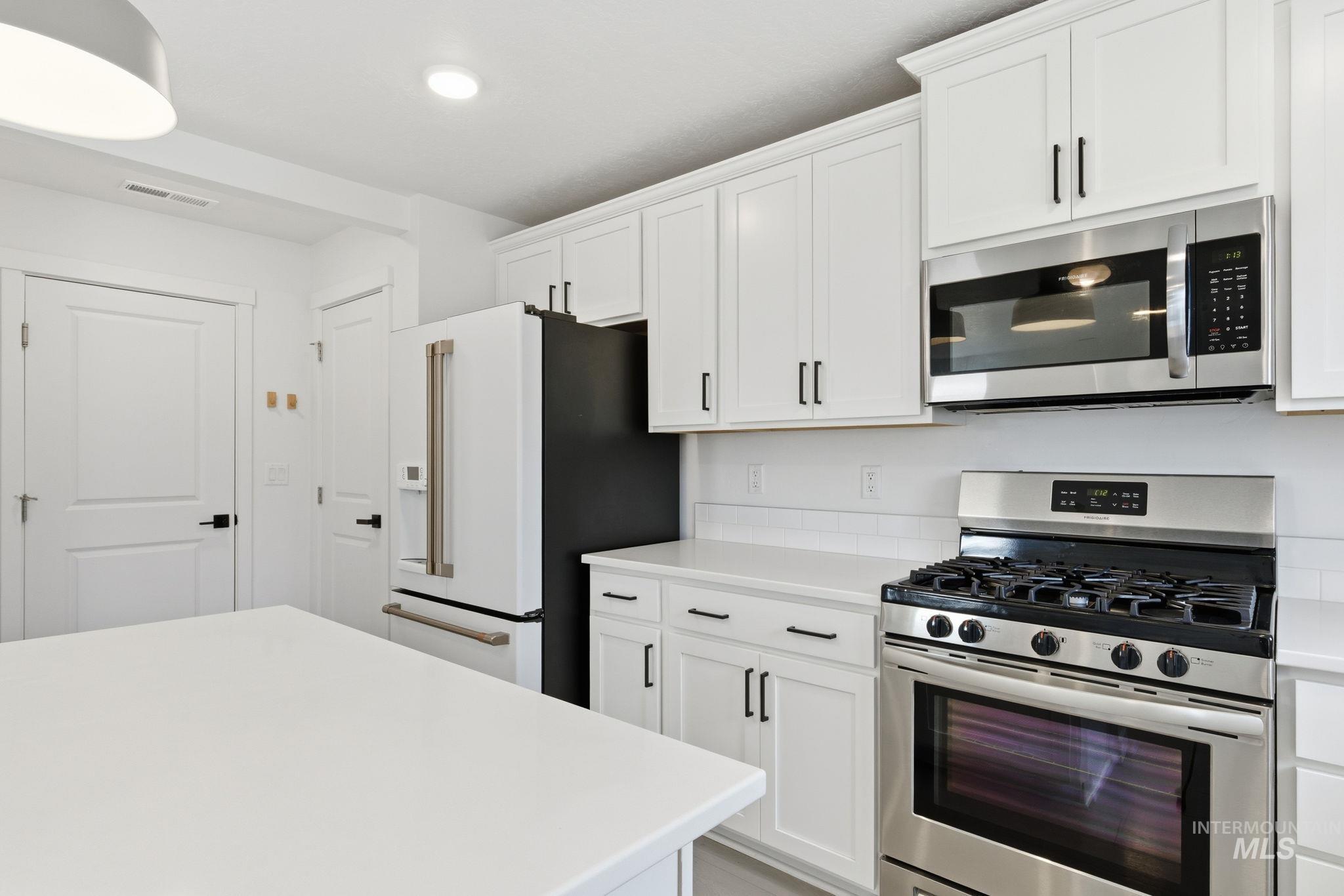 6166 S Carlburg Pl., Boise, Idaho 83709, 3 Bedrooms, 2.5 Bathrooms, Residential For Sale, Price $485,000, 98973442