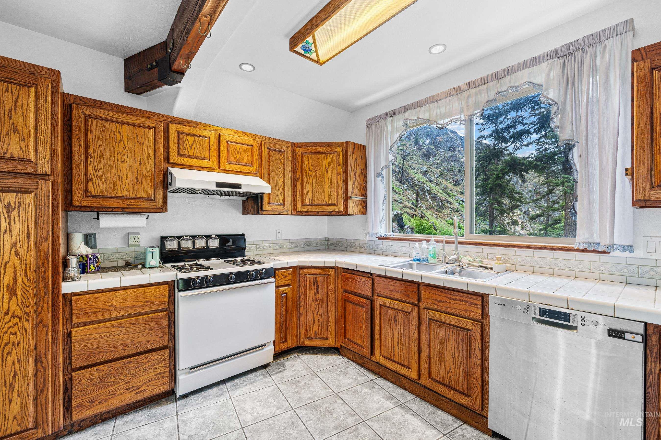 360 Lake Creek Rd, Riggins, Idaho 83549, 2 Bedrooms, 2 Bathrooms, Residential For Sale, Price $549,000,MLS 98973443