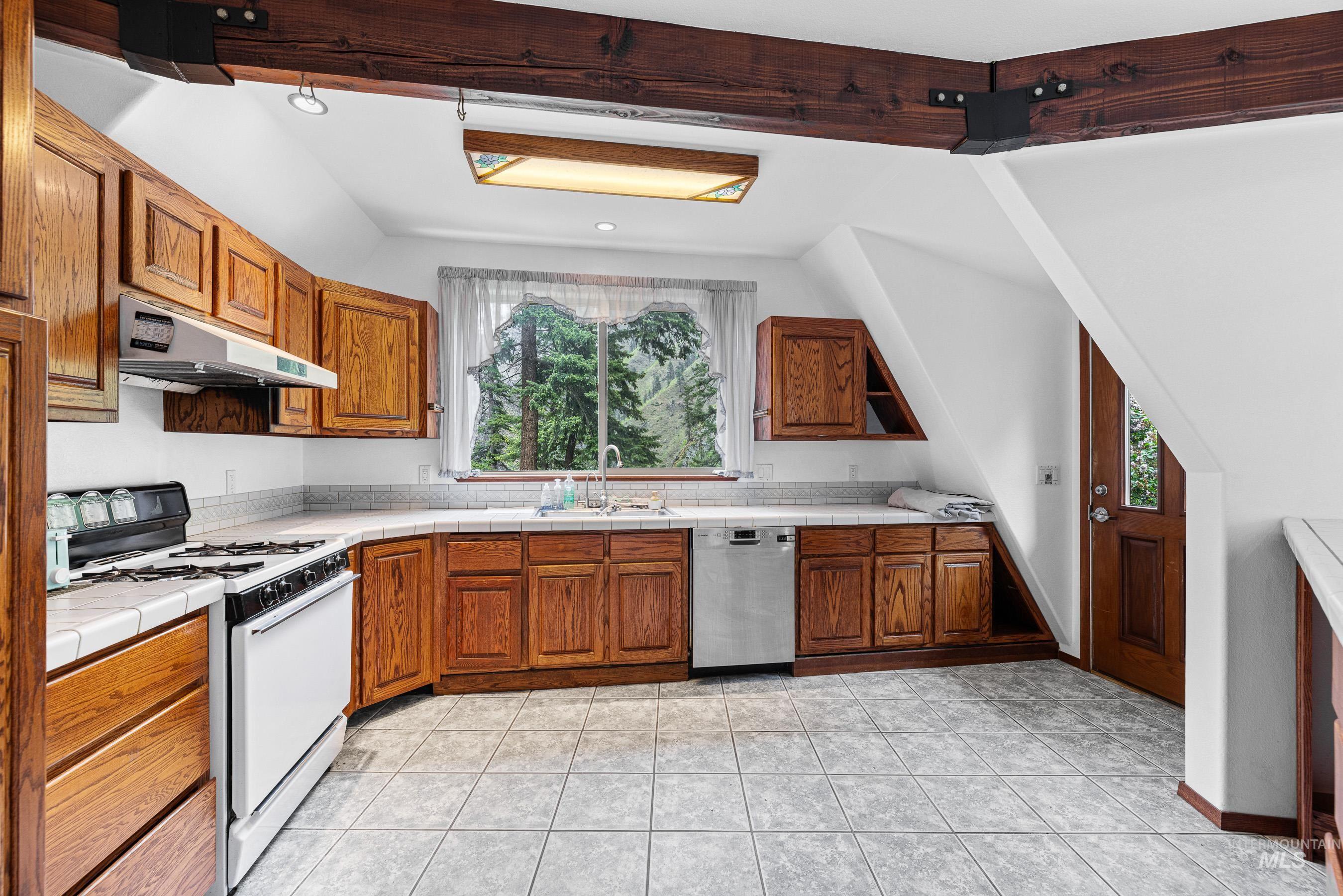 360 Lake Creek Rd, Riggins, Idaho 83549, 2 Bedrooms, 2 Bathrooms, Residential For Sale, Price $549,000,MLS 98973443