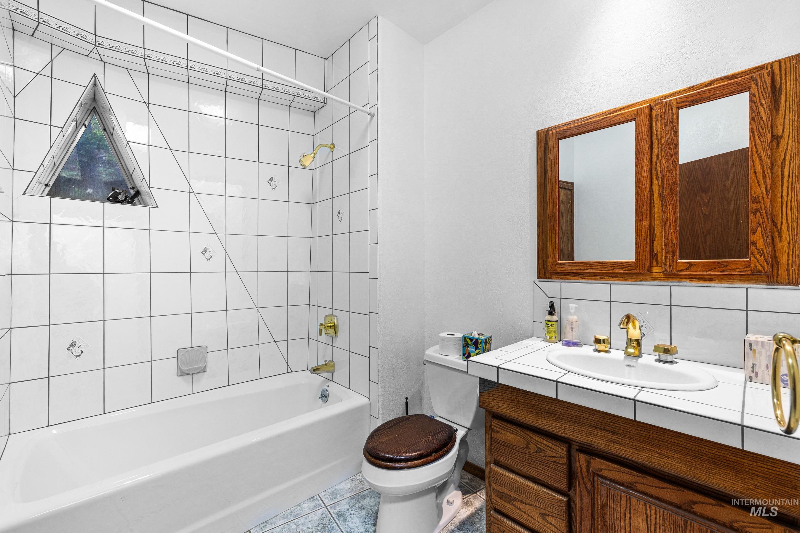 360 Lake Creek Rd, Riggins, Idaho 83549, 2 Bedrooms, 2 Bathrooms, Residential For Sale, Price $549,000,MLS 98973443