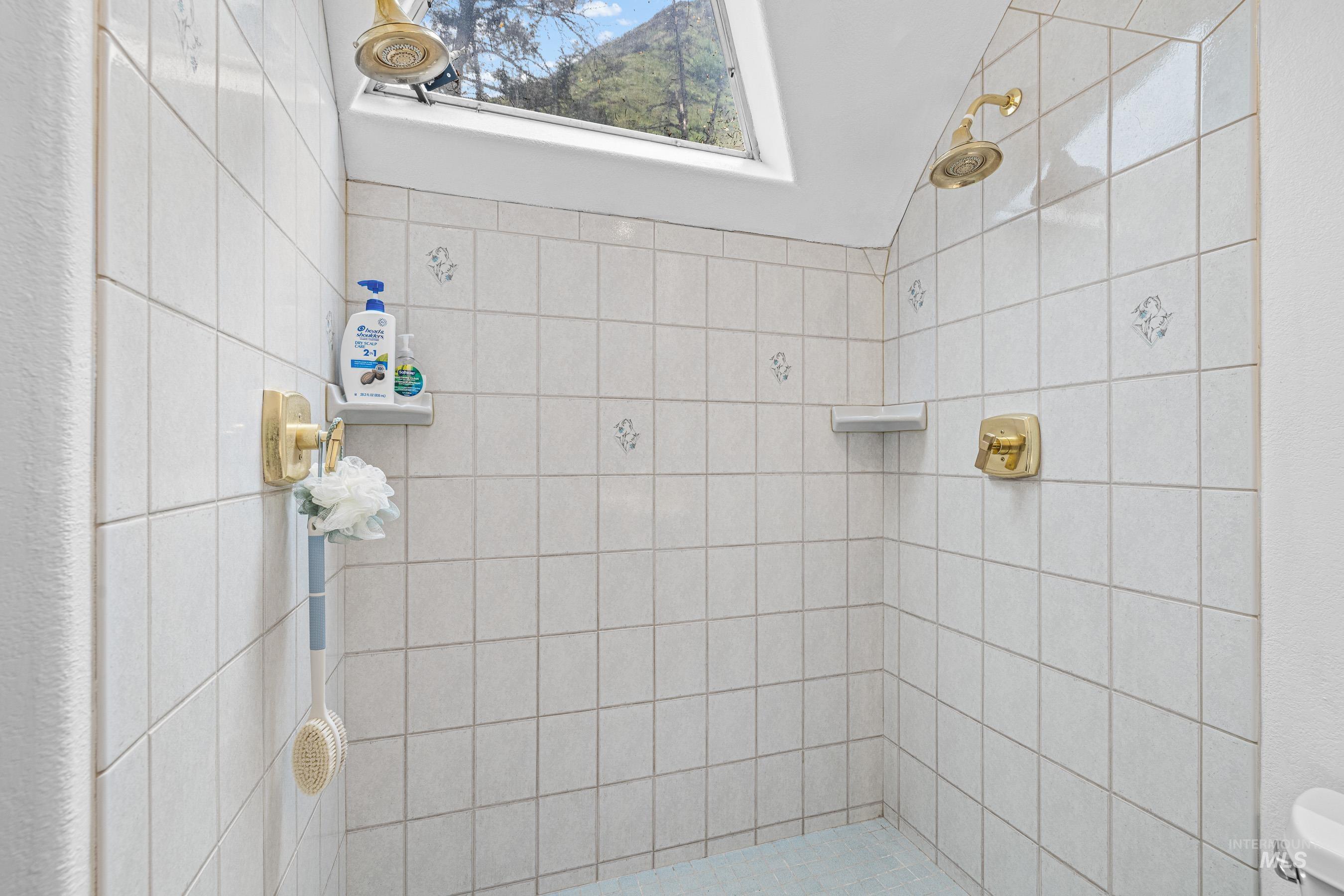 360 Lake Creek Rd, Riggins, Idaho 83549, 2 Bedrooms, 2 Bathrooms, Residential For Sale, Price $549,000,MLS 98973443