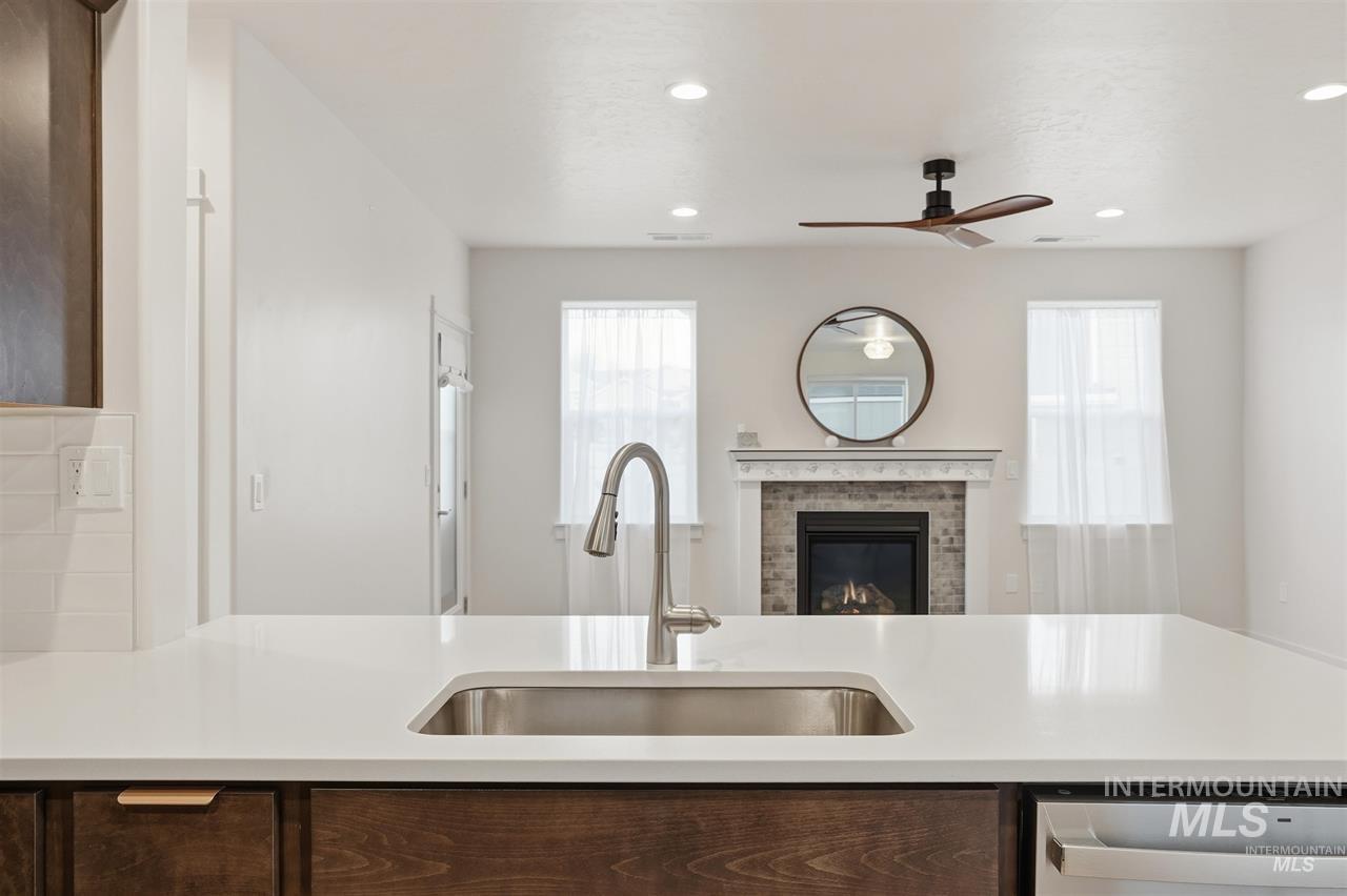 449 W Winnipeg St., Meridian, Idaho 83642, 3 Bedrooms, 2.5 Bathrooms, Rental For Rent, Price $2,300,MLS 98973447