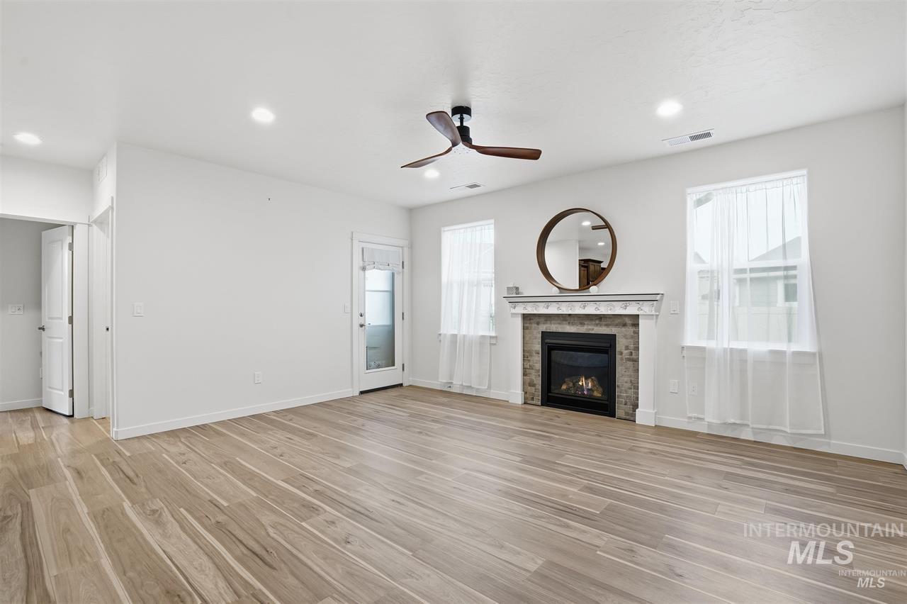 449 W Winnipeg St., Meridian, Idaho 83642, 3 Bedrooms, 2.5 Bathrooms, Rental For Rent, Price $2,300,MLS 98973447