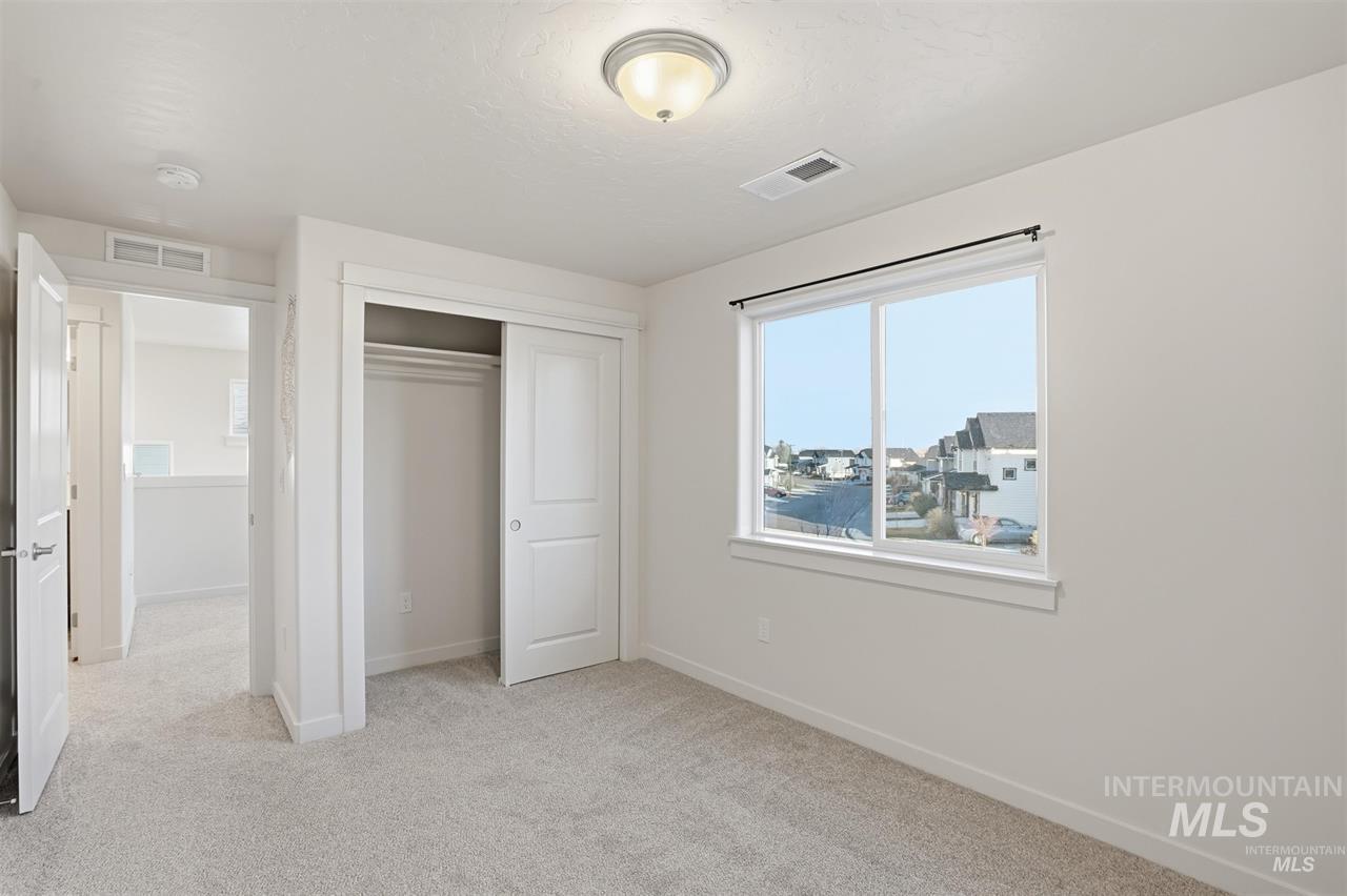 449 W Winnipeg St., Meridian, Idaho 83642, 3 Bedrooms, 2.5 Bathrooms, Rental For Rent, Price $2,300,MLS 98973447