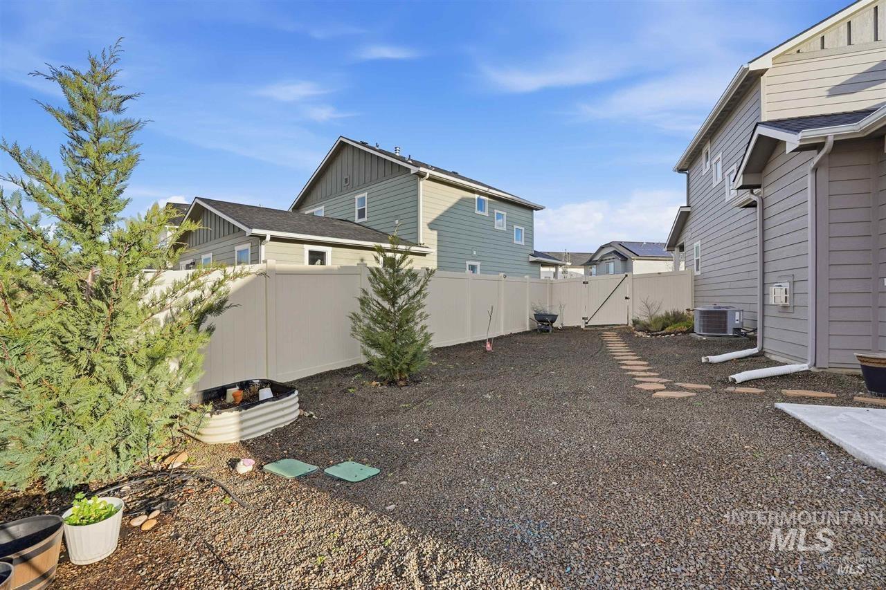 449 W Winnipeg St., Meridian, Idaho 83642, 3 Bedrooms, 2.5 Bathrooms, Rental For Rent, Price $2,300,MLS 98973447
