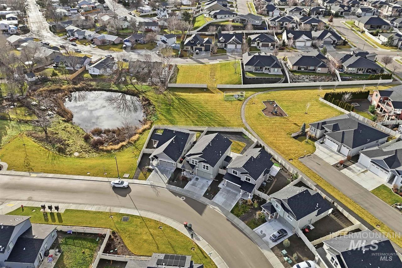 449 W Winnipeg St., Meridian, Idaho 83642, 3 Bedrooms, 2.5 Bathrooms, Rental For Rent, Price $2,300,MLS 98973447