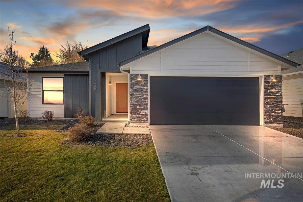 3061 S Green Forrest Way, Boise, Idaho 83709-3771, 3 Bedrooms, 2 Bathrooms, Residential For Sale, Price $449,990,MLS 98973454