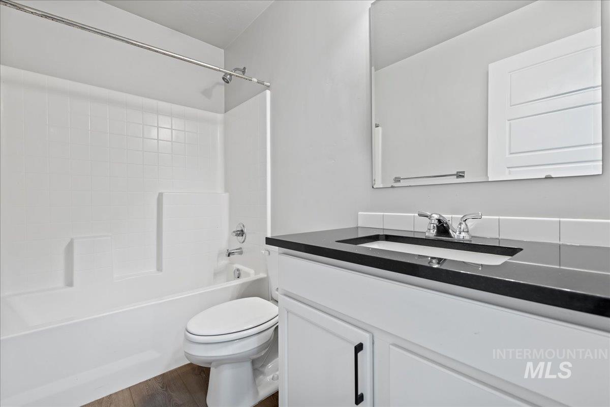 3061 S Green Forrest Way, Boise, Idaho 83709-3771, 3 Bedrooms, 2 Bathrooms, Residential For Sale, Price $449,990,MLS 98973454